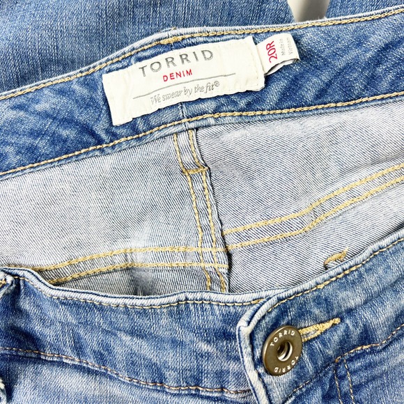Torrid Denim midrise straight leg crop boyfriend jeans vintage wash size 20 R - Picture 4 of 4